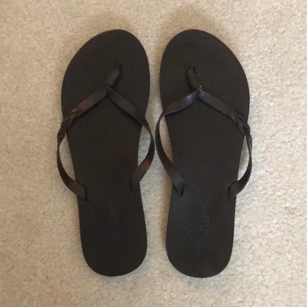 AE FLIP FLOPS